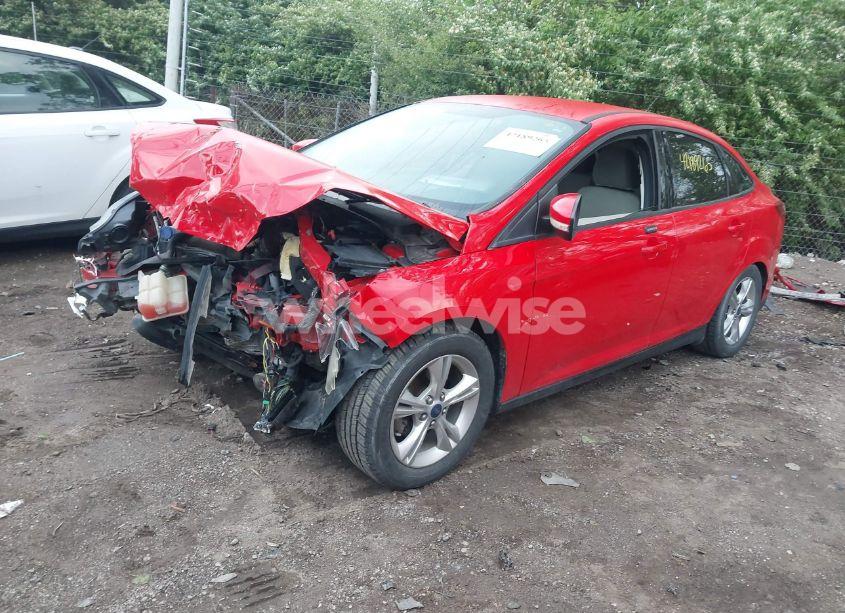 Photo 2 of 2014 Ford Focus SE (VIN 1FADP3F20EL196122)