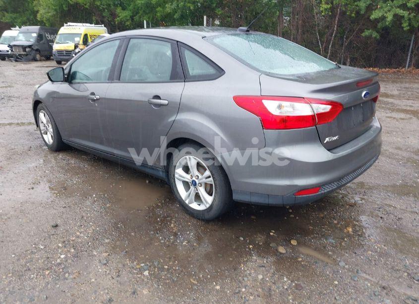 Photo 3 of 2014 Ford Focus SE (VIN 1FADP3F20EL205532)