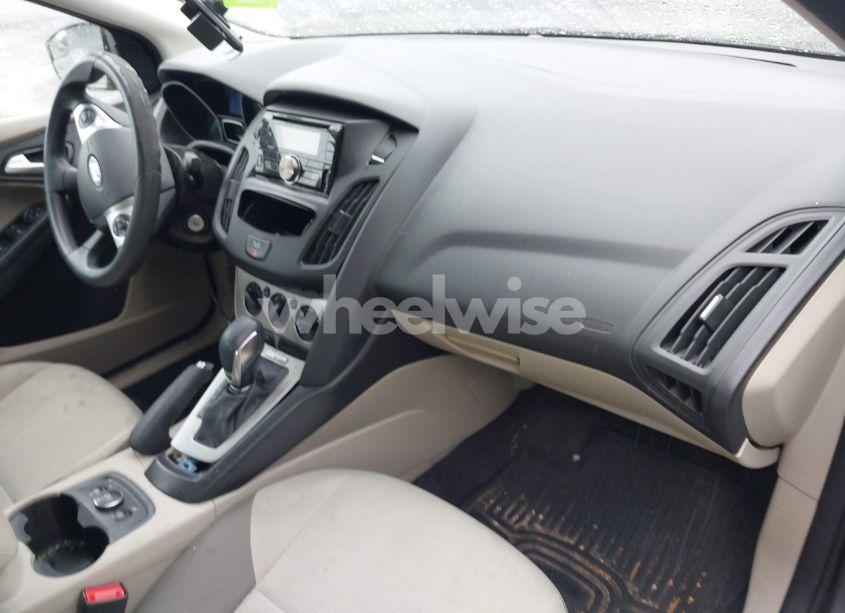 Photo 5 of 2014 Ford Focus SE (VIN 1FADP3F20EL205532)
