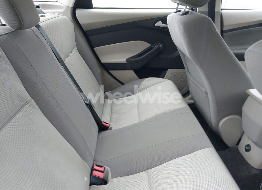 Photo 8 of 2014 Ford Focus SE (VIN 1FADP3F20EL205532)