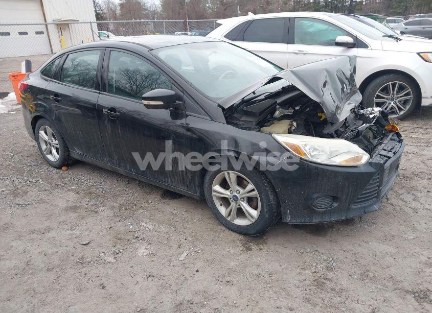 2014 Ford Focus SE (VIN 1FADP3F20EL211668) main photo