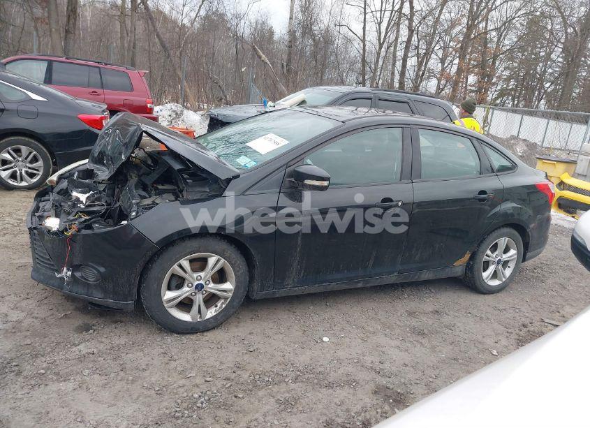 Photo 14 of 2014 Ford Focus SE (VIN 1FADP3F20EL211668)