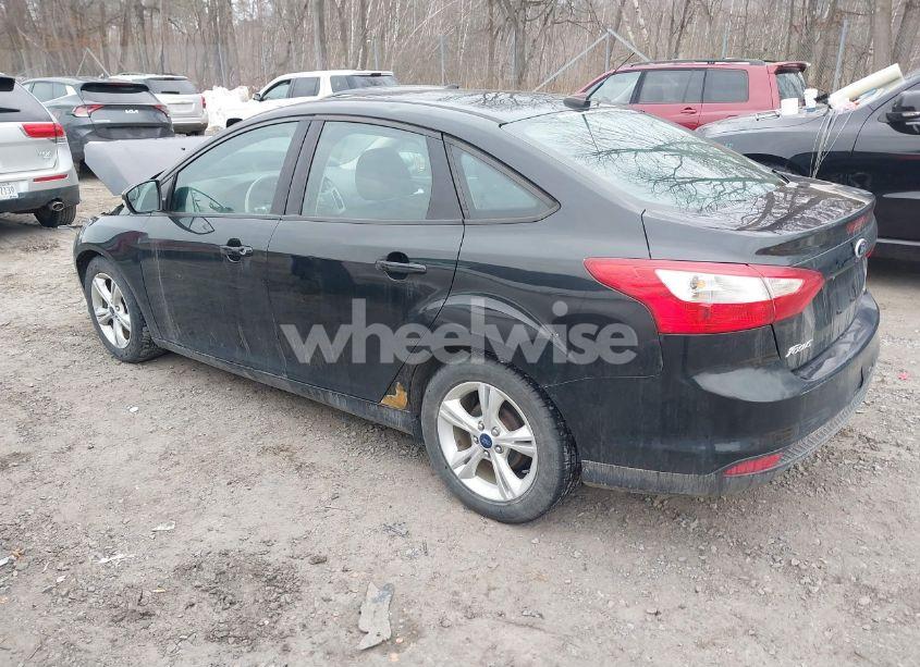 Photo 3 of 2014 Ford Focus SE (VIN 1FADP3F20EL211668)
