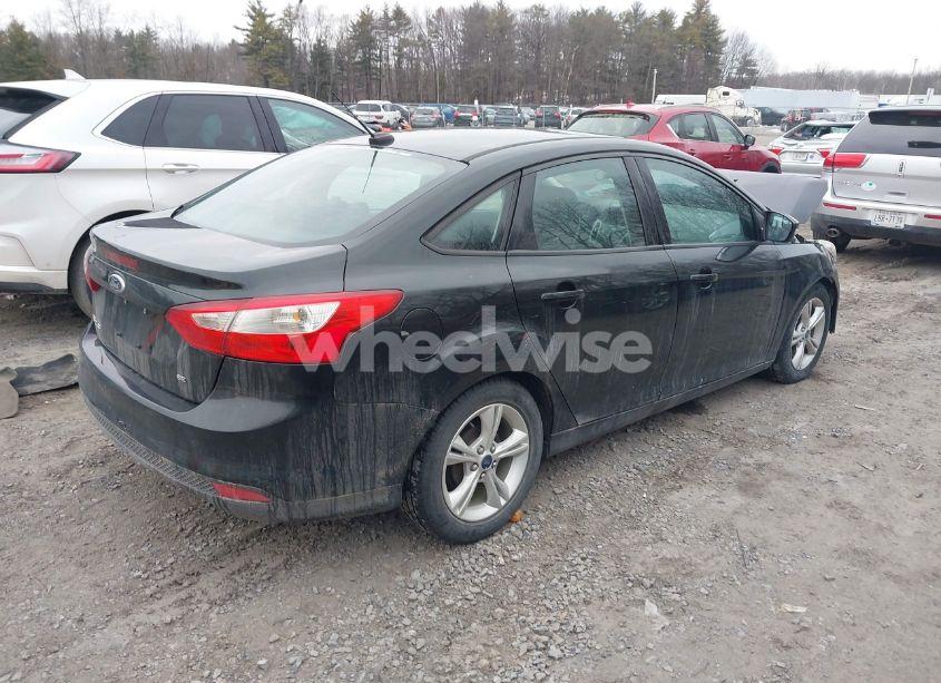 Photo 4 of 2014 Ford Focus SE (VIN 1FADP3F20EL211668)