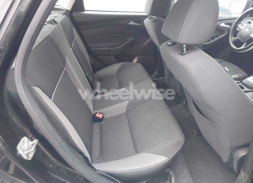 Photo 8 of 2014 Ford Focus SE (VIN 1FADP3F20EL211668)