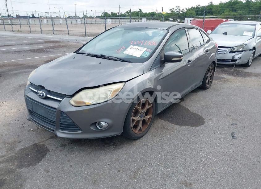 Photo 2 of 2014 Ford Focus SE (VIN 1FADP3F20EL227434)