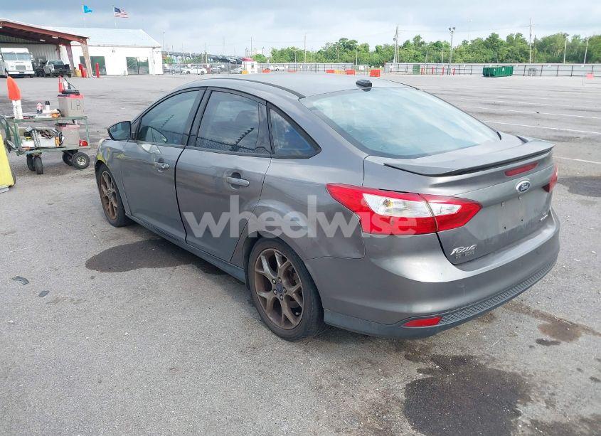 Photo 3 of 2014 Ford Focus SE (VIN 1FADP3F20EL227434)