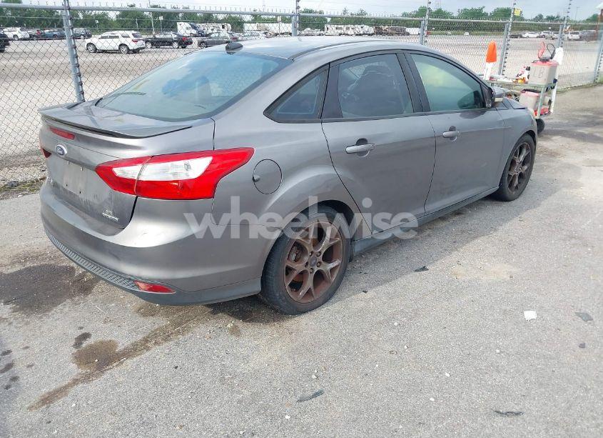 Photo 4 of 2014 Ford Focus SE (VIN 1FADP3F20EL227434)