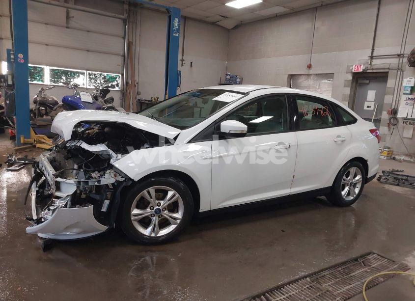 Photo 15 of 2014 Ford Focus SE (VIN 1FADP3F20EL230723)