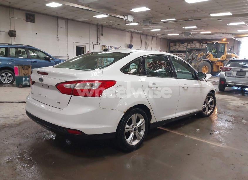 Photo 4 of 2014 Ford Focus SE (VIN 1FADP3F20EL230723)