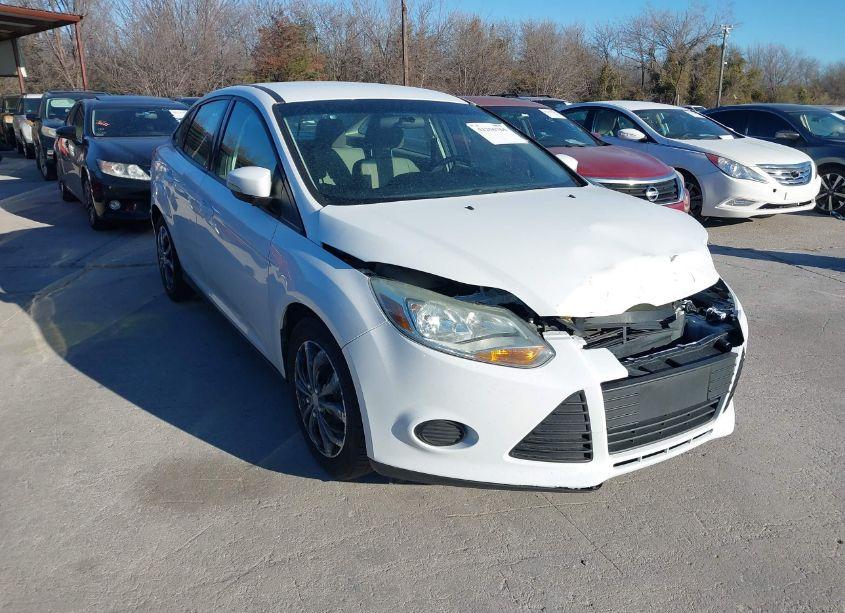2014 Ford Focus SE (VIN 1FADP3F20EL236697) main photo