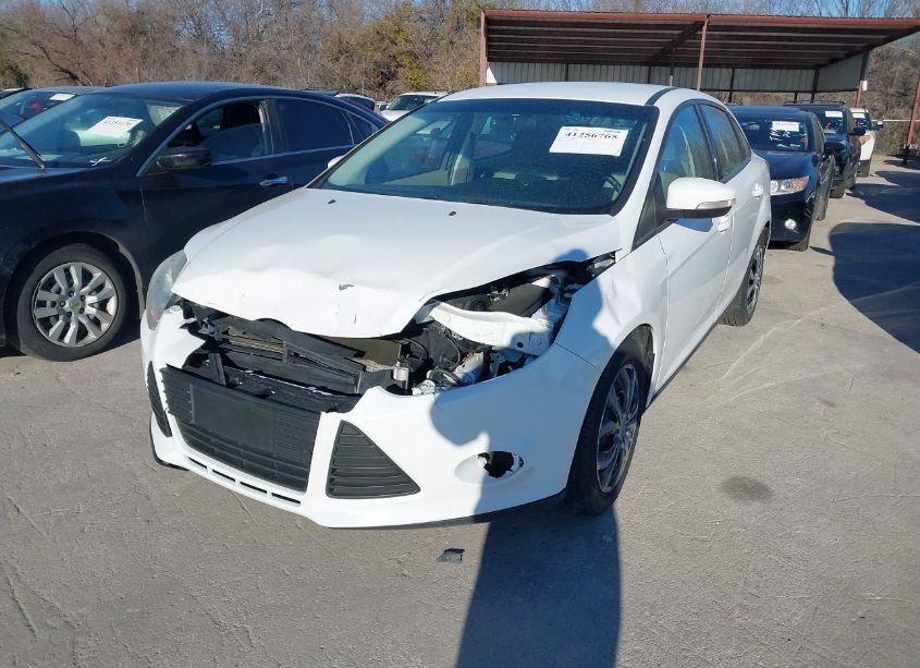 Photo 2 of 2014 Ford Focus SE (VIN 1FADP3F20EL236697)