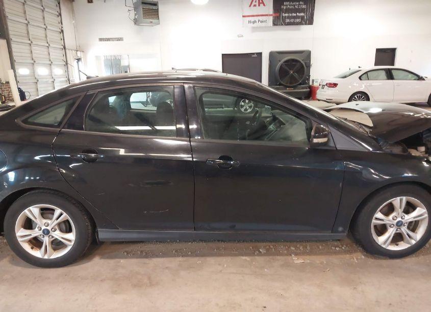 Photo 13 of 2014 Ford Focus SE (VIN 1FADP3F20EL238479)