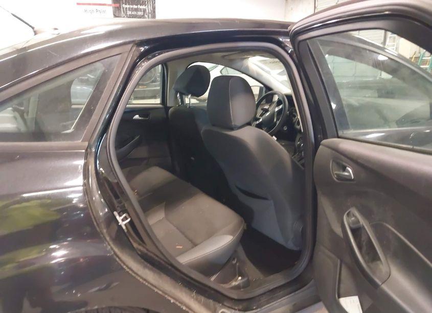 Photo 8 of 2014 Ford Focus SE (VIN 1FADP3F20EL238479)