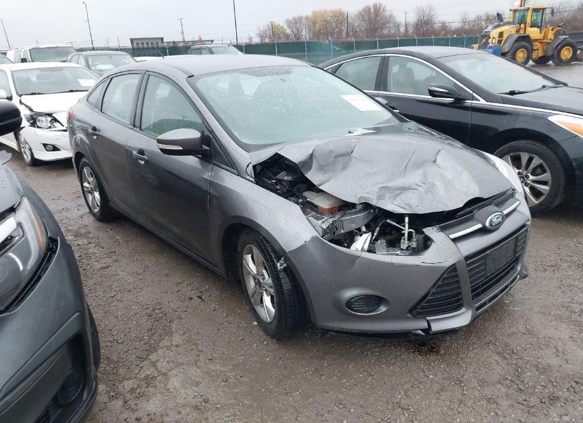 2014 Ford Focus SE (VIN 1FADP3F20EL245108) main photo