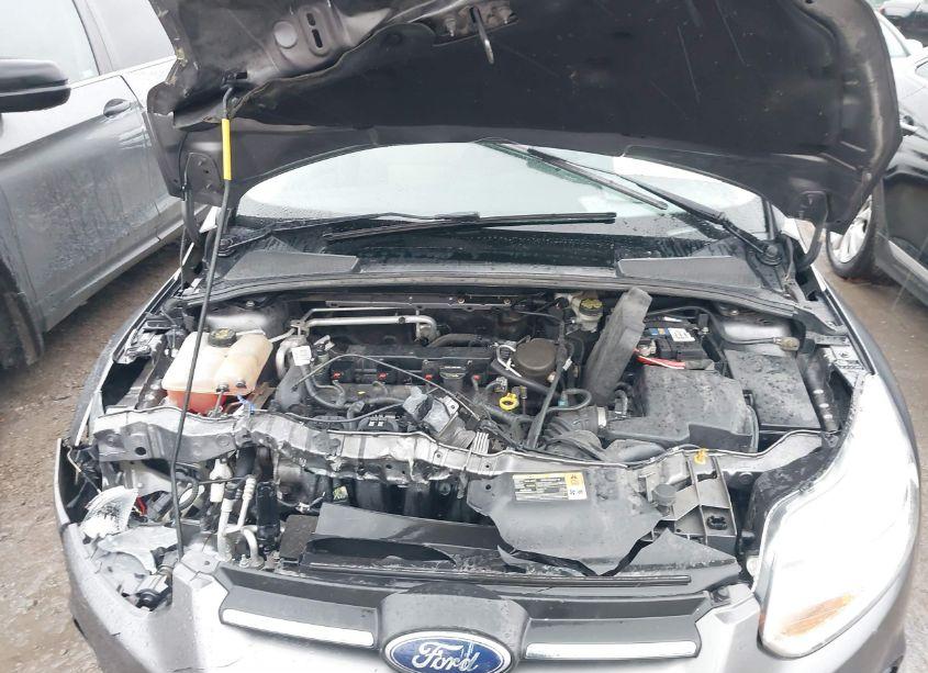 Photo 10 of 2014 Ford Focus SE (VIN 1FADP3F20EL245108)