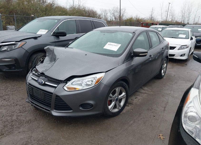 Photo 2 of 2014 Ford Focus SE (VIN 1FADP3F20EL245108)