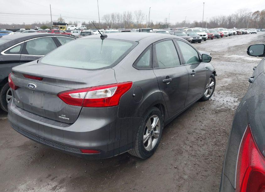 Photo 4 of 2014 Ford Focus SE (VIN 1FADP3F20EL245108)