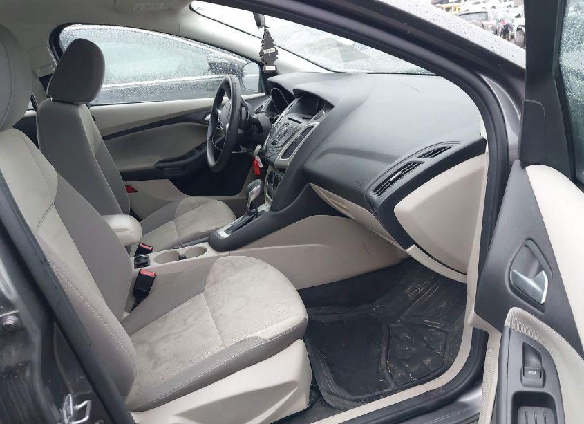 Photo 5 of 2014 Ford Focus SE (VIN 1FADP3F20EL245108)