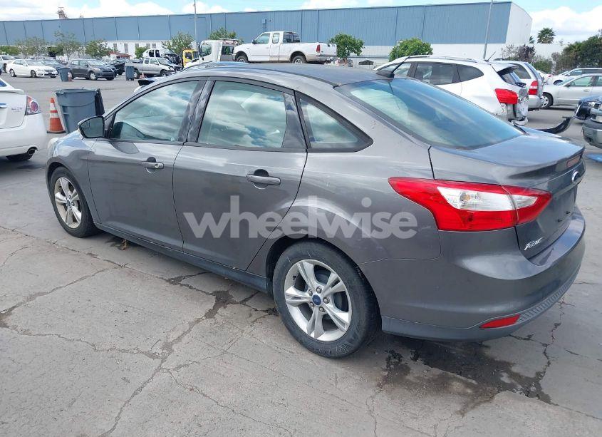 Photo 3 of 2014 Ford Focus SE (VIN 1FADP3F20EL248168)
