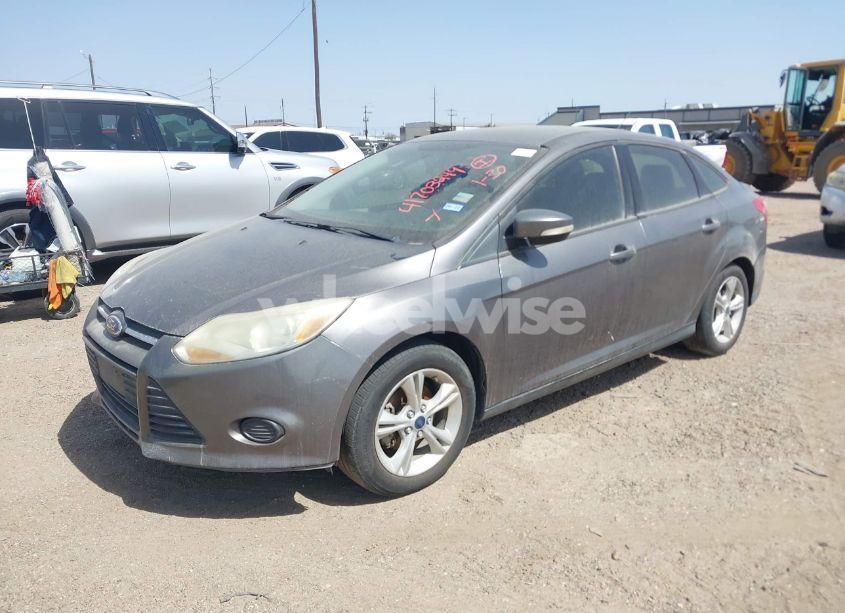 Photo 2 of 2014 Ford Focus SE (VIN 1FADP3F20EL253676)