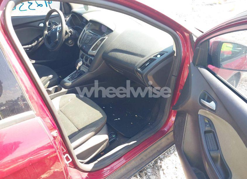 Photo 5 of 2014 Ford Focus SE (VIN 1FADP3F20EL278528)