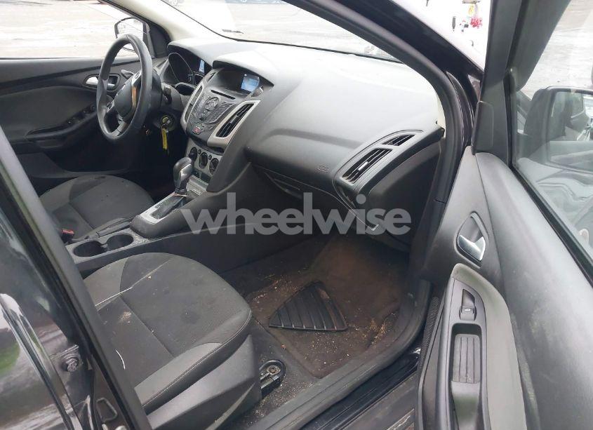 Photo 5 of 2014 Ford Focus SE (VIN 1FADP3F20EL291294)