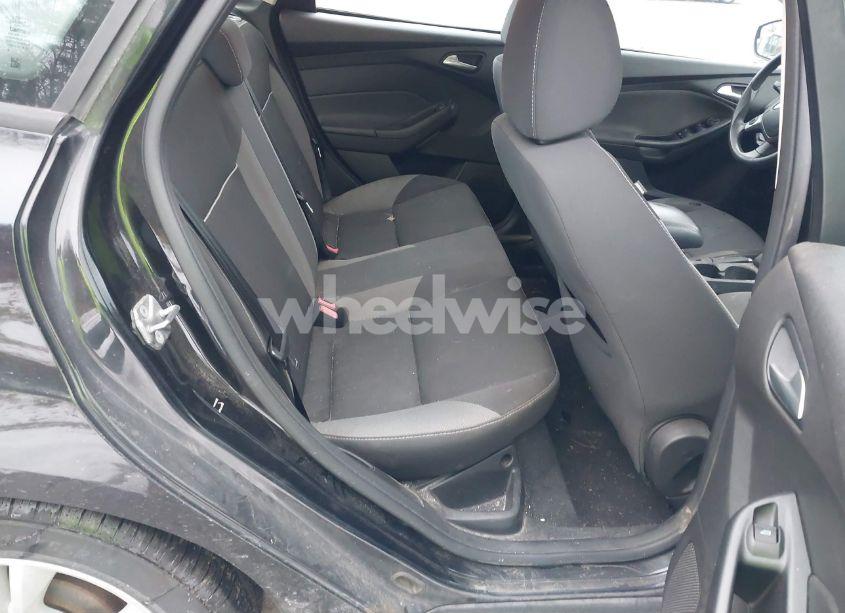 Photo 8 of 2014 Ford Focus SE (VIN 1FADP3F20EL291294)