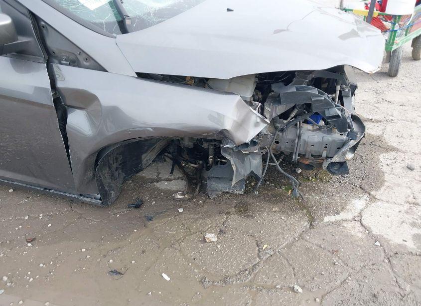 Photo 6 of 2014 Ford Focus SE (VIN 1FADP3F20EL295085)