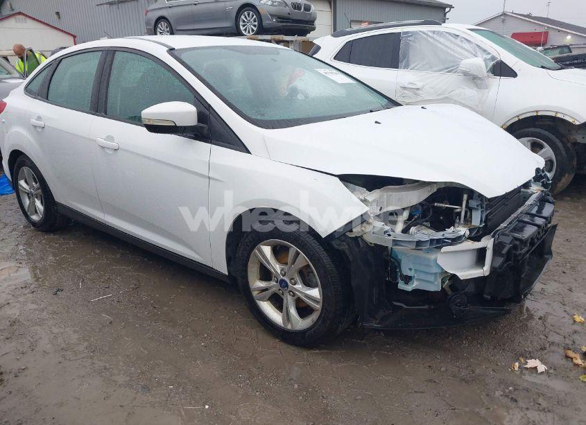 2014 Ford Focus SE (VIN 1FADP3F20EL306392) main photo
