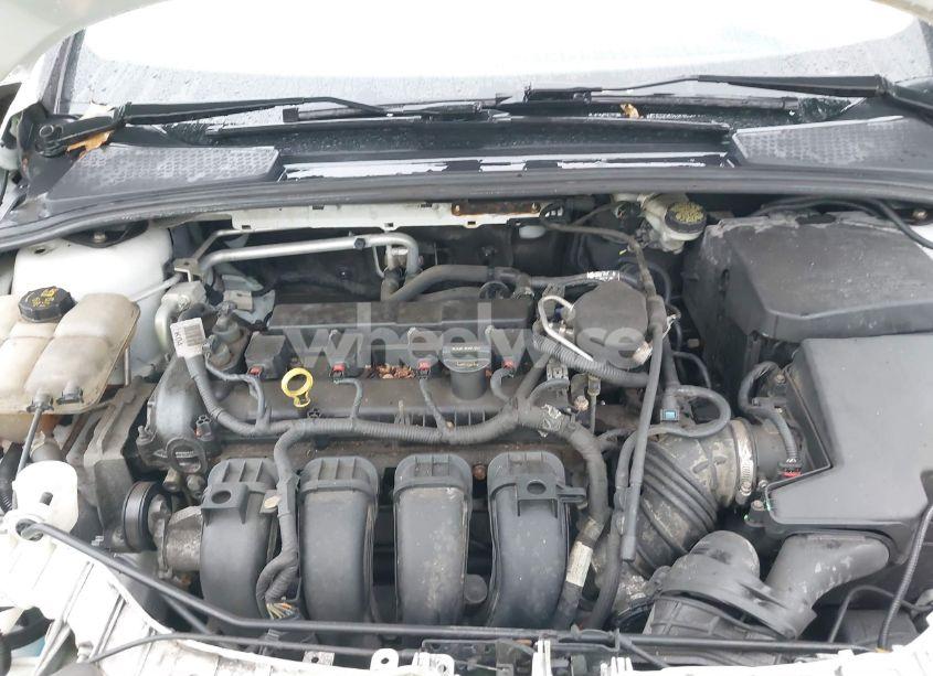 Photo 10 of 2014 Ford Focus SE (VIN 1FADP3F20EL306392)