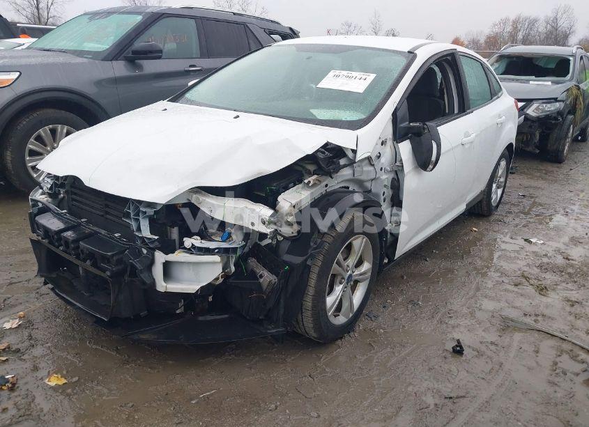 Photo 2 of 2014 Ford Focus SE (VIN 1FADP3F20EL306392)