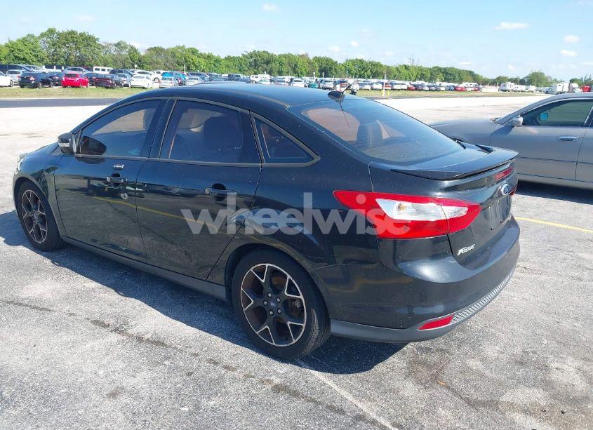 Photo 3 of 2014 Ford Focus SE (VIN 1FADP3F20EL311396)