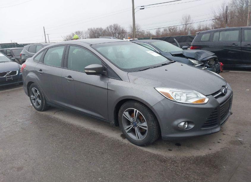 2014 Ford Focus SE (VIN 1FADP3F20EL316436) main photo
