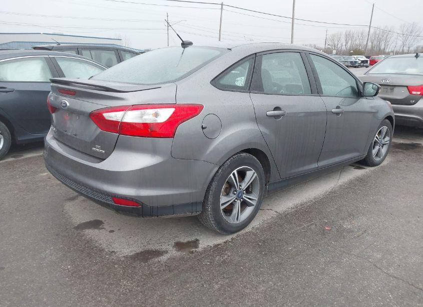 Photo 4 of 2014 Ford Focus SE (VIN 1FADP3F20EL316436)