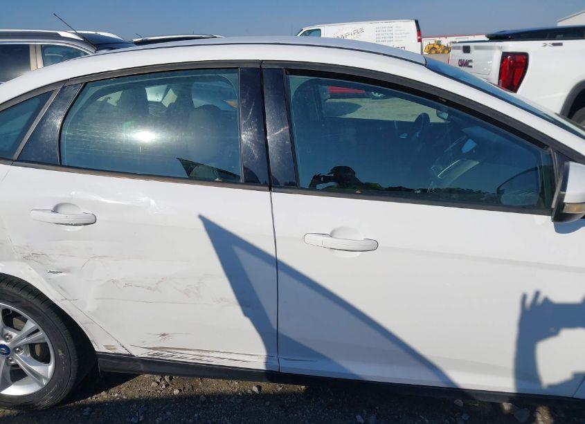 Photo 13 of 2014 Ford Focus SE (VIN 1FADP3F20EL373588)