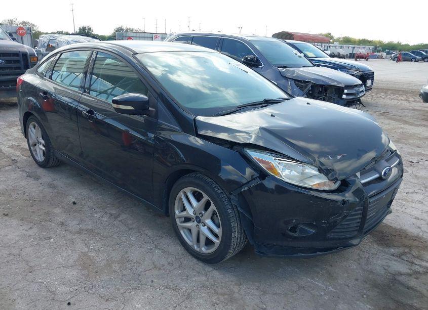 2014 Ford Focus SE (VIN 1FADP3F20EL378130) main photo
