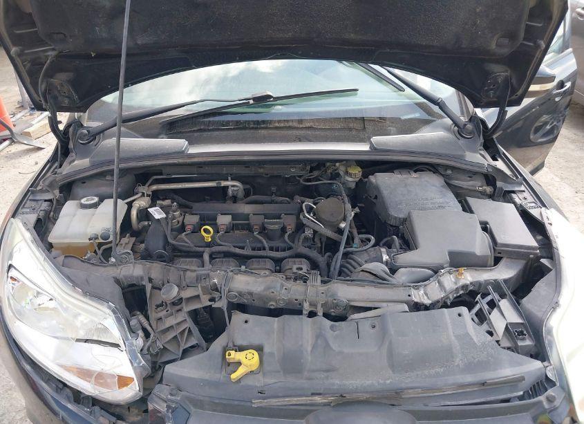 Photo 10 of 2014 Ford Focus SE (VIN 1FADP3F20EL378130)