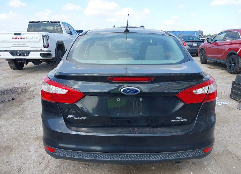 Photo 16 of 2014 Ford Focus SE (VIN 1FADP3F20EL378130)