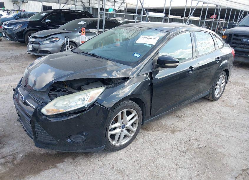 Photo 2 of 2014 Ford Focus SE (VIN 1FADP3F20EL378130)