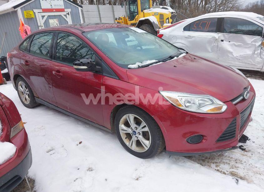 2014 Ford Focus SE (VIN 1FADP3F20EL379617) main photo