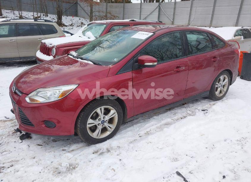 Photo 2 of 2014 Ford Focus SE (VIN 1FADP3F20EL379617)