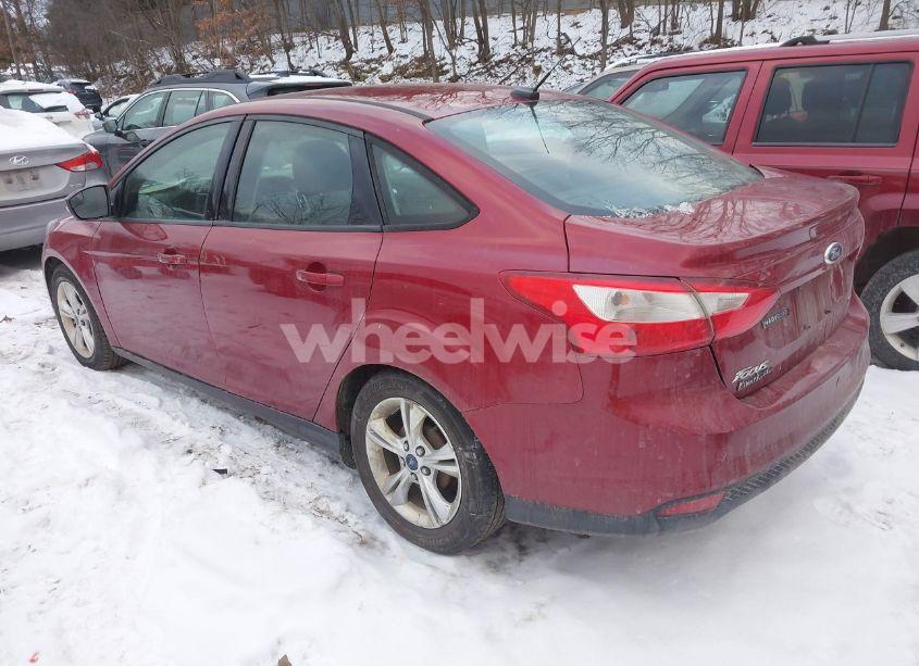 Photo 3 of 2014 Ford Focus SE (VIN 1FADP3F20EL379617)