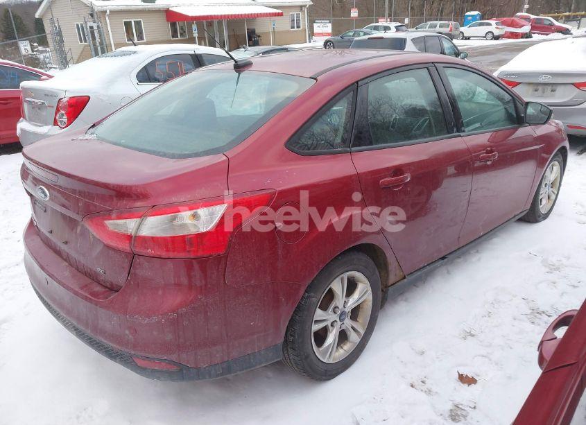 Photo 4 of 2014 Ford Focus SE (VIN 1FADP3F20EL379617)