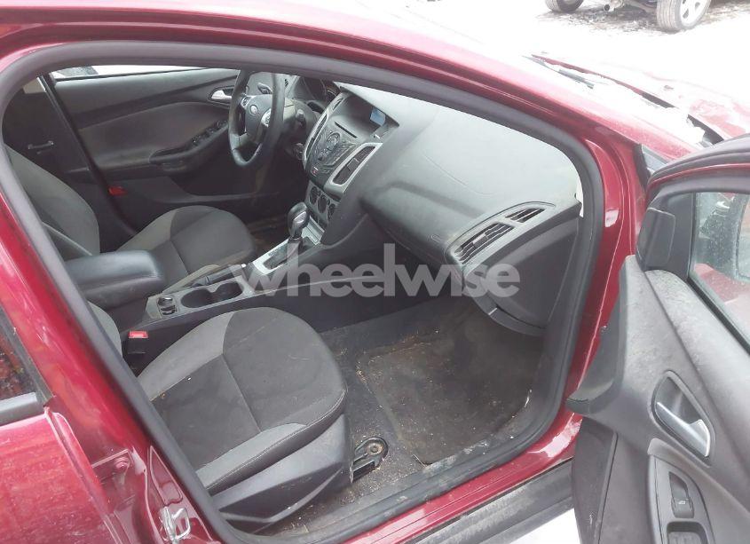 Photo 5 of 2014 Ford Focus SE (VIN 1FADP3F20EL379617)