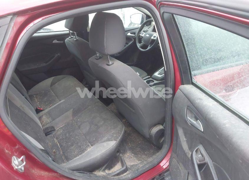 Photo 8 of 2014 Ford Focus SE (VIN 1FADP3F20EL379617)