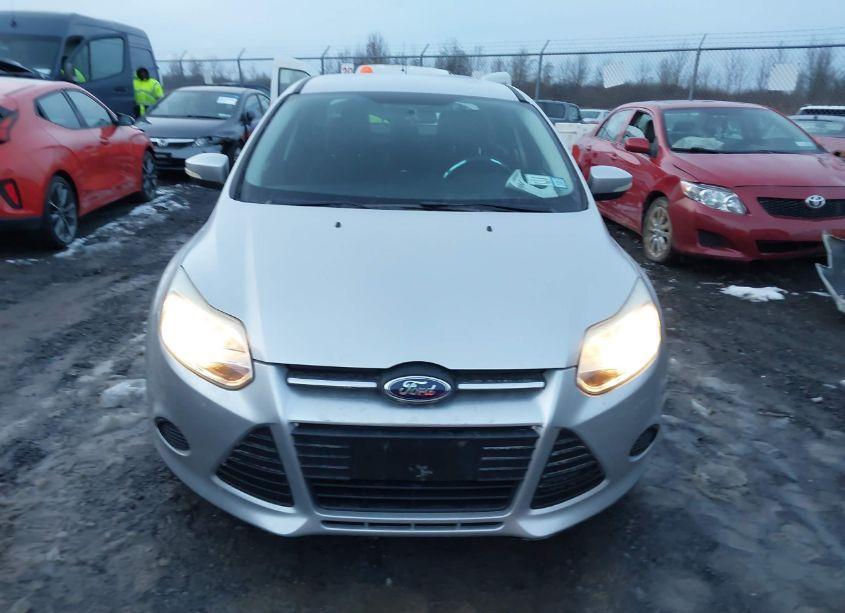 Photo 13 of 2014 Ford Focus SE (VIN 1FADP3F20EL379858)