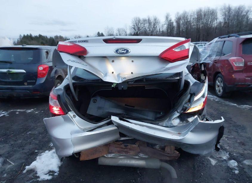 Photo 17 of 2014 Ford Focus SE (VIN 1FADP3F20EL379858)