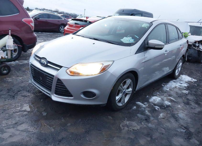Photo 2 of 2014 Ford Focus SE (VIN 1FADP3F20EL379858)