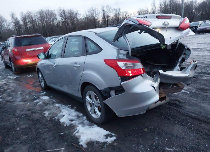 Photo 3 of 2014 Ford Focus SE (VIN 1FADP3F20EL379858)